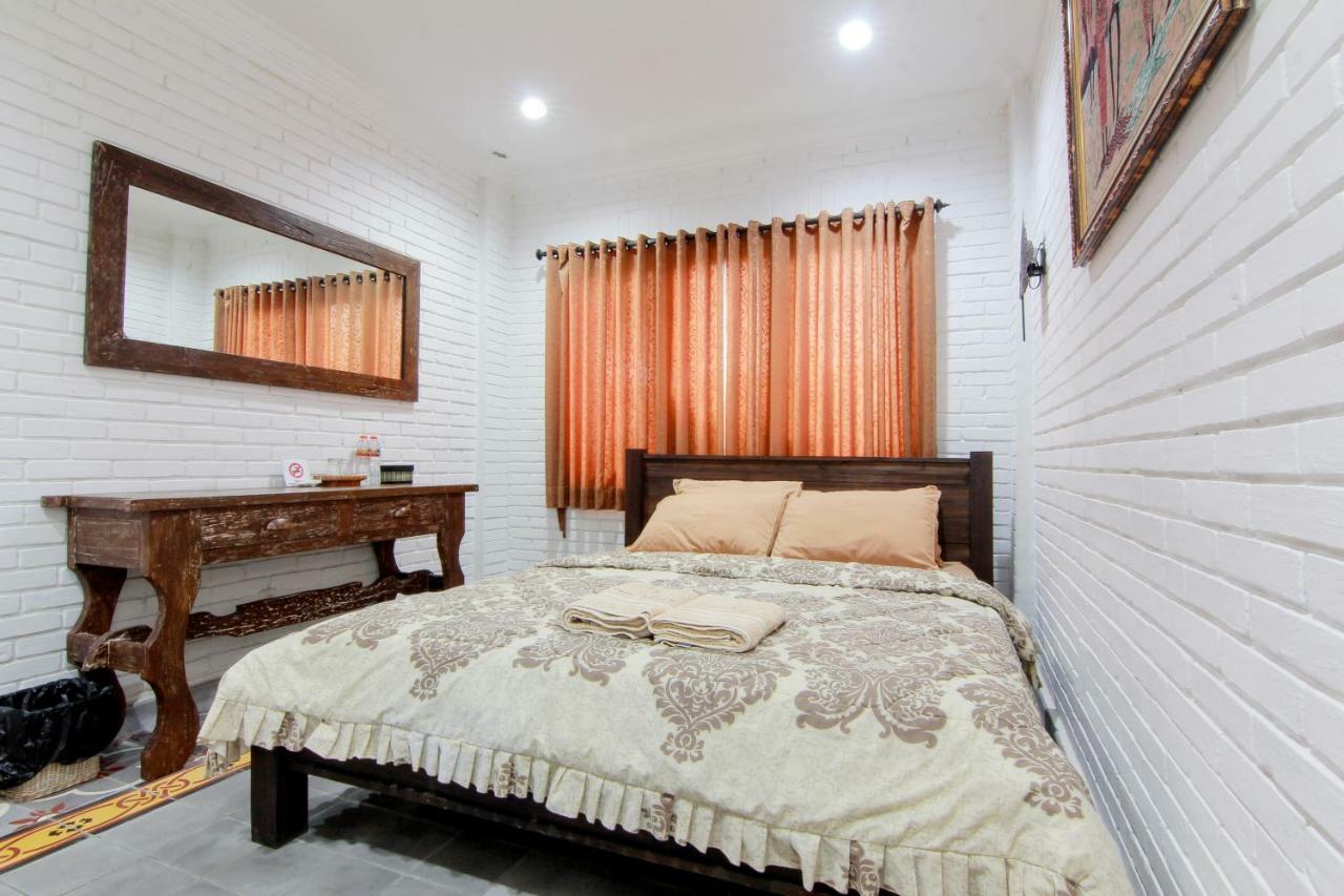 Satu Kayen Guest House Sleman (Yogyakarta) Exterior photo